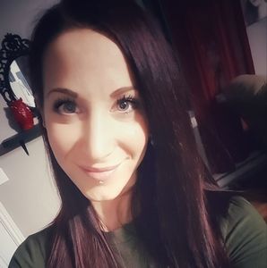 Meet your Posher, Roxanne